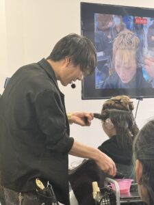 群馬県 伊勢崎市 髪質改善 美容室アシック 縮毛矯正 トリートメント 美容師 有賀聡 口コミ 美髪ケア 酸熱トリートメント メテオトリートメント マーブ ネオメテオストレート メテオカラー アルテマ志賀 左近