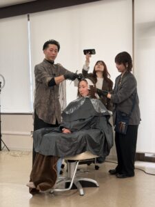 群馬県 伊勢崎市 髪質改善 美容室アシック 縮毛矯正 トリートメント 美容師 有賀聡 口コミ 美髪ケア 酸熱トリートメント メテオトリートメント マーブ ネオメテオストレート メテオカラー
札幌 増田京佑